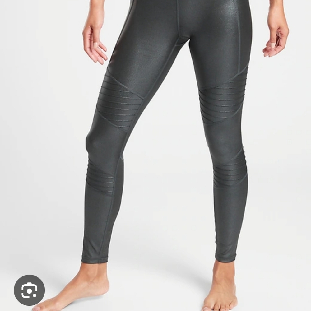Women's Black High-Waisted Leggings - Picture 2 of 11